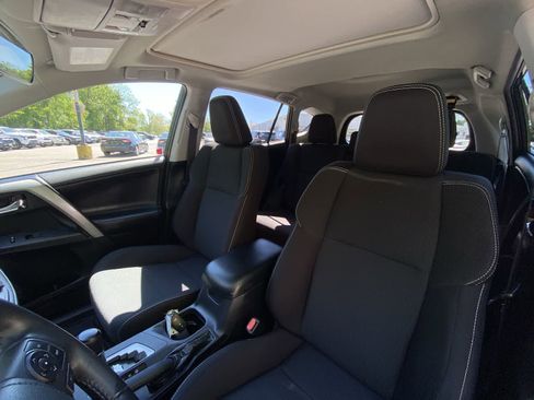 Used 2018 Toyota RAV4 XLE w/ Plus Extra Value Package AWD/4WD image 18
