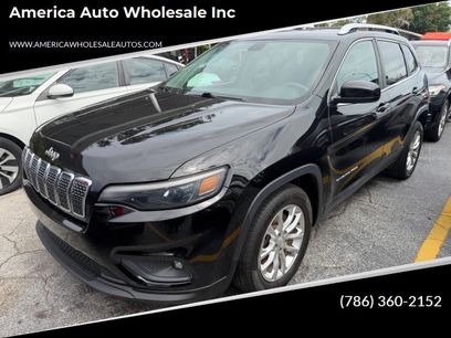 Used 2019 Jeep Cherokee Latitude w/ Popular Appearance Group