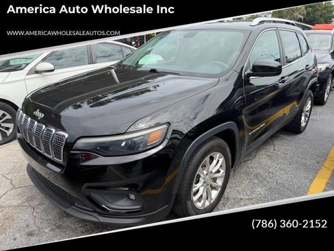 Used 2019 Jeep Cherokee Latitude w/ Popular Appearance Group FWD image 1