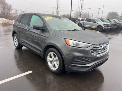 Used 2020 Ford Edge SE image 3
