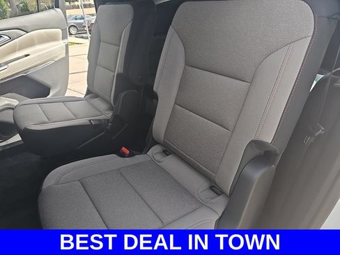 New 2026 Chevrolet Traverse LT w/ Sun and Wheel Package FWD image 15