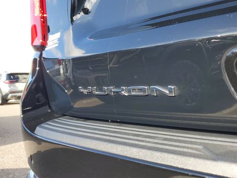 Used 2025 GMC Yukon Denali w/ Sun & Power Step Package AWD/4WD image 7