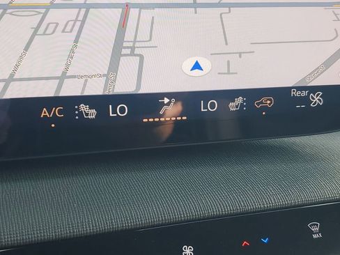 Used 2025 Buick Enclave Preferred image 33