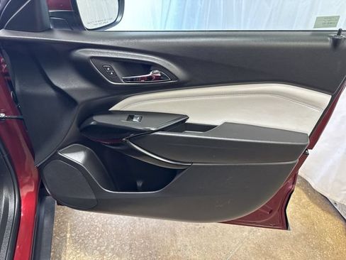 Certified 2024 Chevrolet Trax LT FWD image 25