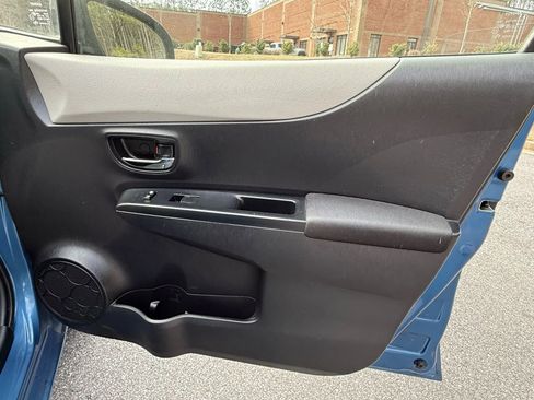 Used 2013 Toyota Yaris LE image 22