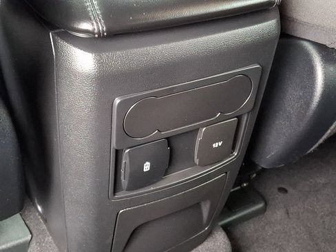 Certified 2023 Ford Explorer XLT image 11