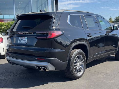 Used 2025 GMC Acadia Elevation FWD image 3