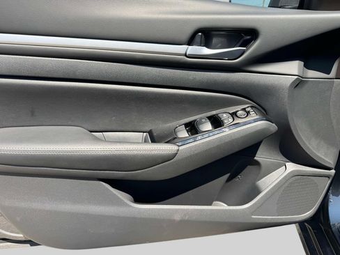 Certified 2025 Nissan Altima 2.5 SL FWD image 15