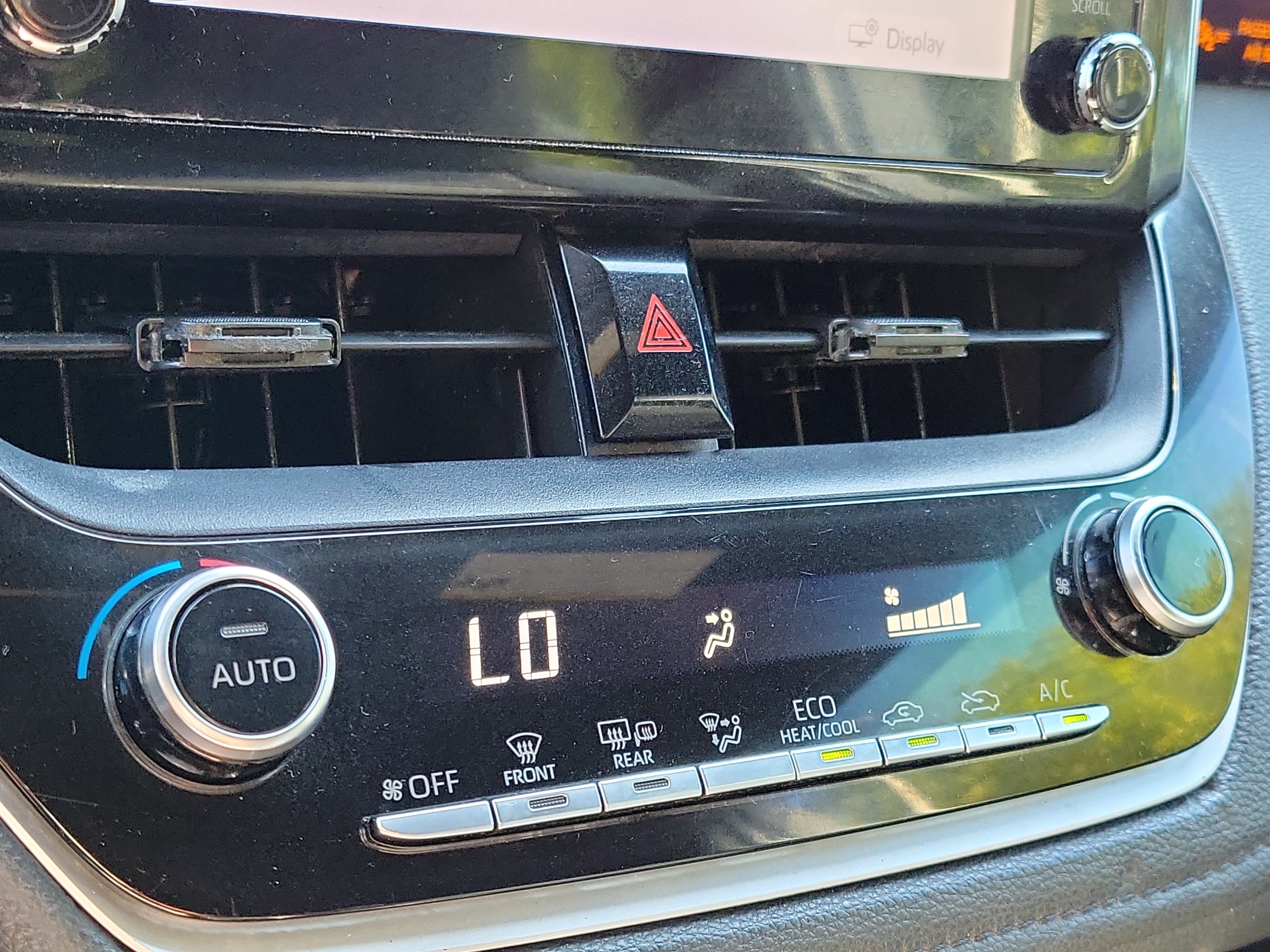 Used 2020 Toyota Corolla SE FWD image 29