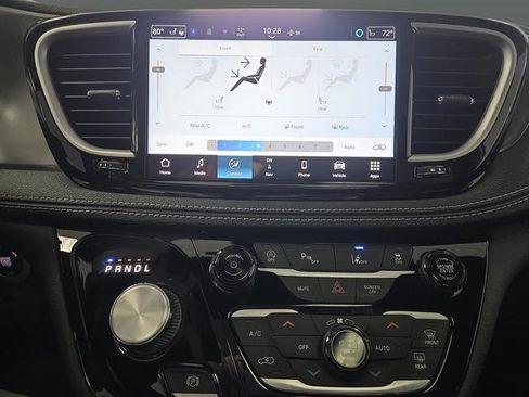 New 2026 Chrysler Pacifica Select image 21