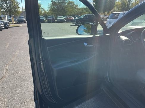 Used 2023 Hyundai Santa Fe SEL image 9