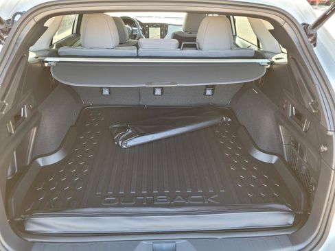 Used 2025 Subaru Outback Premium image 18