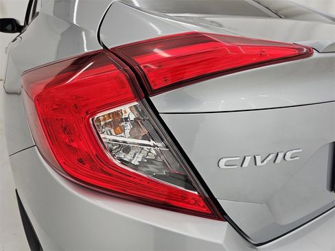 Used 2020 Honda Civic Touring image 39