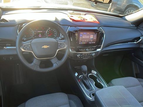 Certified 2023 Chevrolet Traverse LT image 24