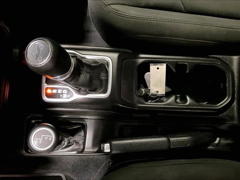 Used 2018 Jeep Wrangler Unlimited Sport image 17