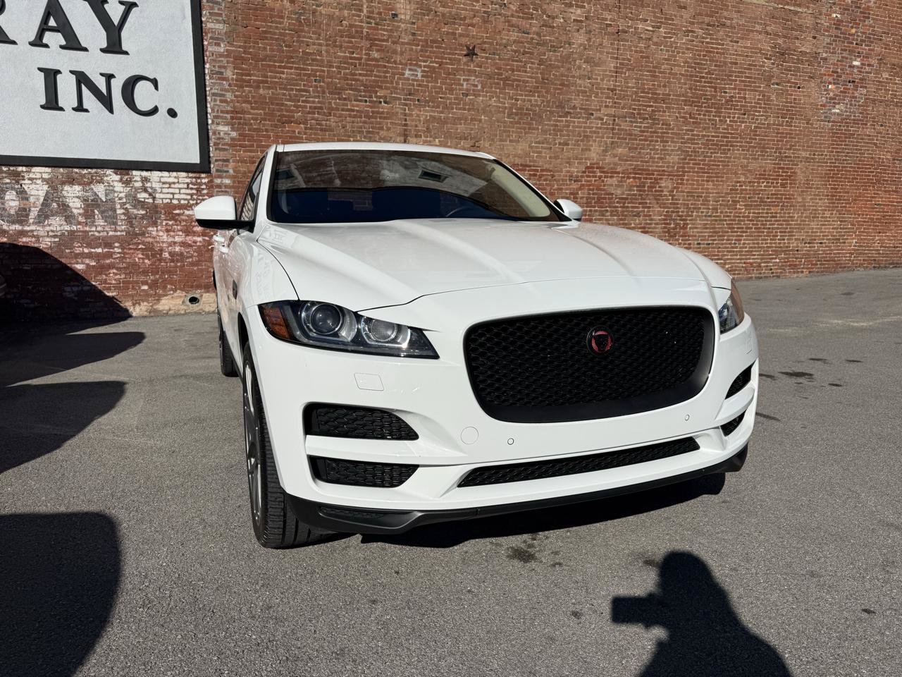 Used 2017 Jaguar F-PACE Premium AWD/4WD image 2