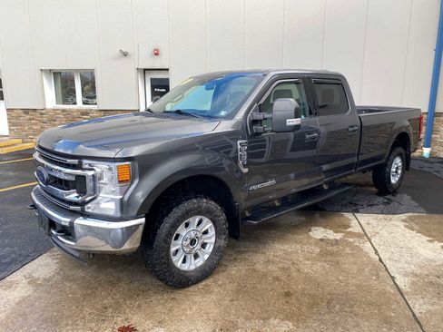 Used 2020 Ford F250 XLT image 2