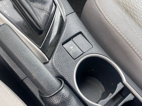 Used 2016 Toyota Corolla LE image 31