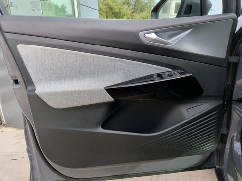 Used 2023 Volkswagen ID.4 Pro image 14