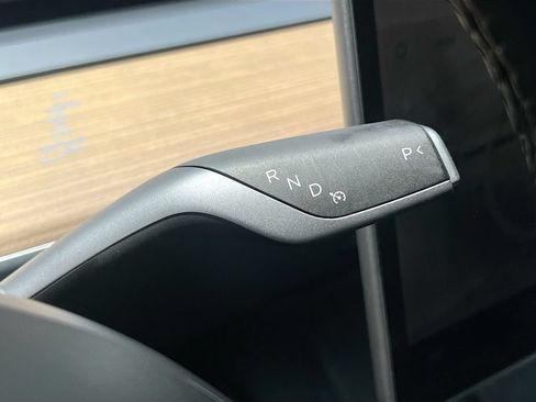 Used 2024 Tesla Model Y Long Range RWD image 17