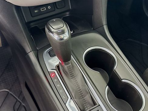 Used 2021 Chevrolet Equinox Premier image 21