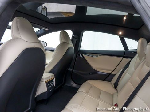 Used 2020 Tesla Model S Long Range Plus image 15