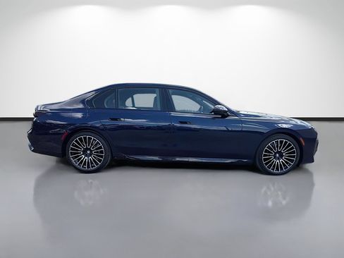 New 2026 BMW 760i xDrive w/ Executive Package AWD/4WD image 2