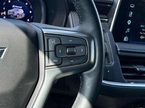 Used 2023 Chevrolet Suburban LT w/ Luxury Package RWD image 14
