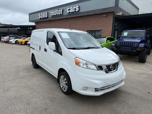 Used 2020 Nissan NV200 SV image 3