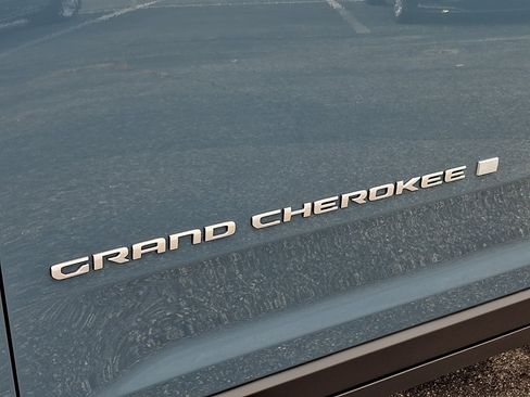 New 2026 Jeep Grand Cherokee Limited AWD/4WD image 24