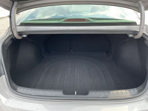 Used 2025 Hyundai Elantra SEL image 30