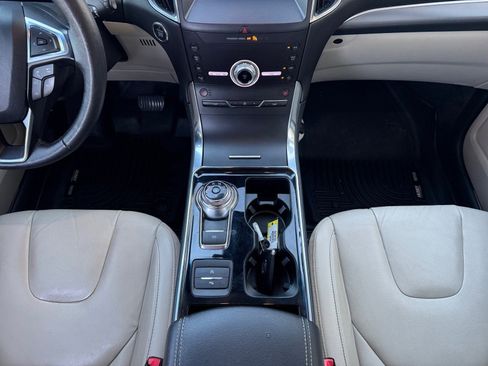 Certified 2020 Ford Edge Titanium image 11