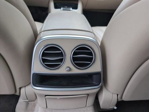 Used 2017 Mercedes-Benz S 550 Sedan image 19