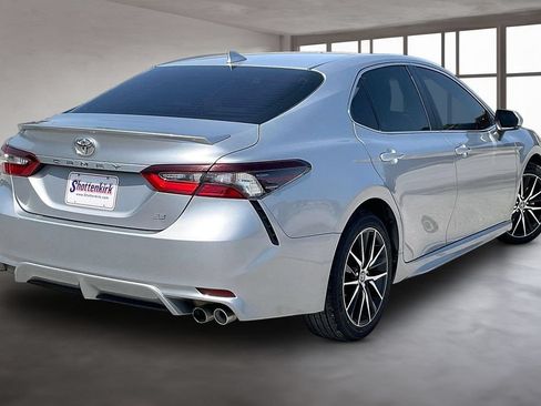 Used 2023 Toyota Camry SE FWD image 6