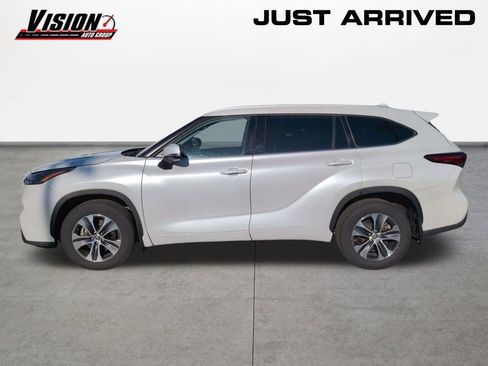 Used 2022 Toyota Highlander XLE image 8