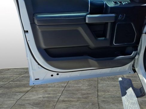 Used 2019 Ford F150 Platinum w/ Equipment Group 701A Luxury AWD/4WD image 11