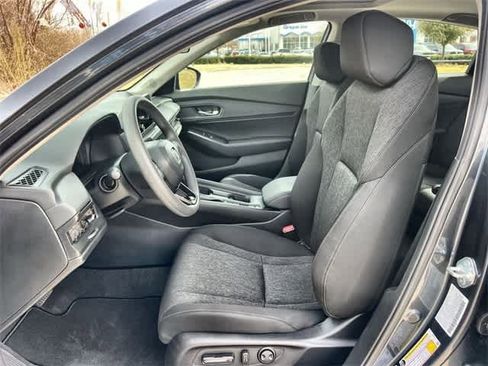 Certified 2025 Honda Accord SE image 11