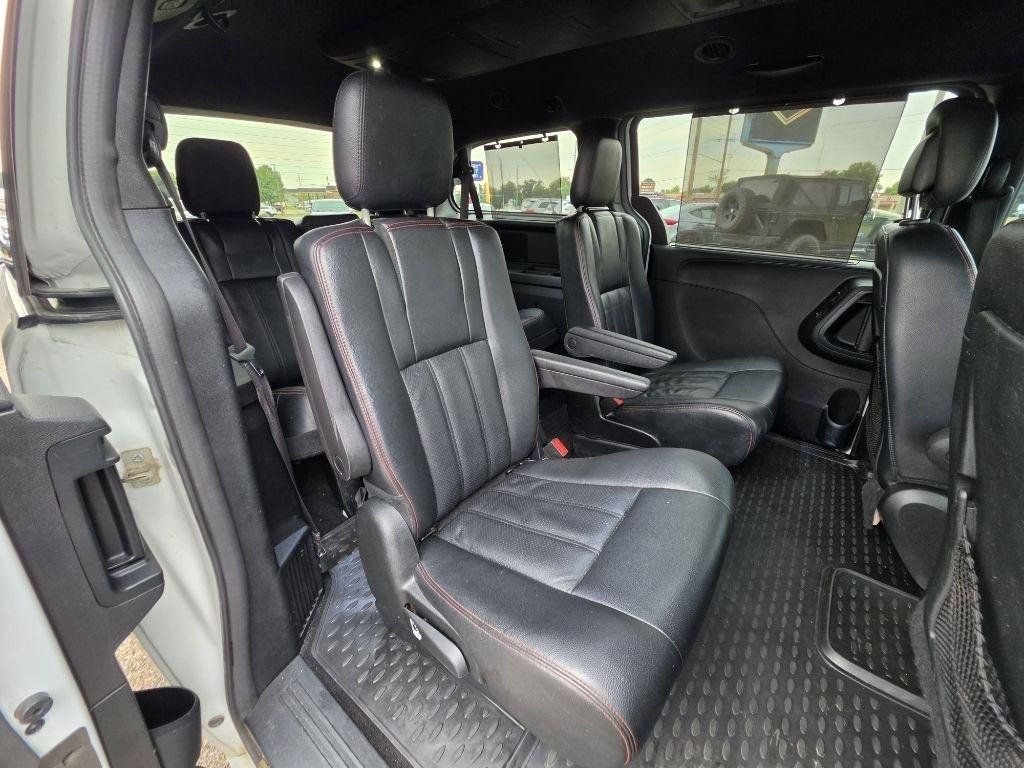 Used 2017 Dodge Grand Caravan GT FWD image 17