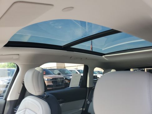 New 2026 Lincoln Nautilus Reserve AWD/4WD image 10