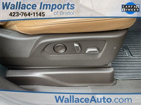 Used 2022 Cadillac Escalade ESV Premium Luxury w/ Performance Package image 36