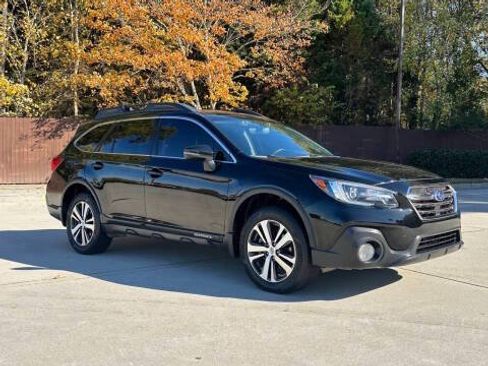 Used 2019 Subaru Outback 3.6R Limited AWD/4WD image 3