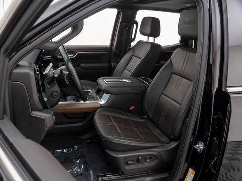 Used 2022 Chevrolet Silverado 1500 High Country w/ Z71 Off-Road Package image 17