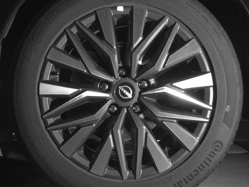 Used 2025 Nissan Altima 2.5 SV FWD image 16
