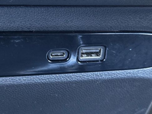 Certified 2025 Buick Enclave Preferred image 22