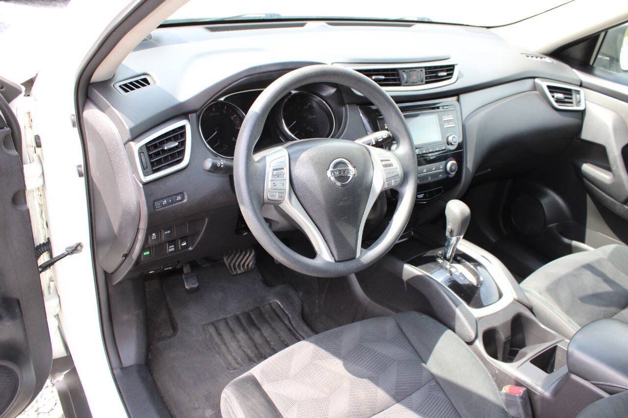 Used 2015 Nissan Rogue S AWD/4WD image 13