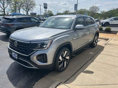 New 2026 Volkswagen Atlas Cross Sport SE AWD/4WD image 7
