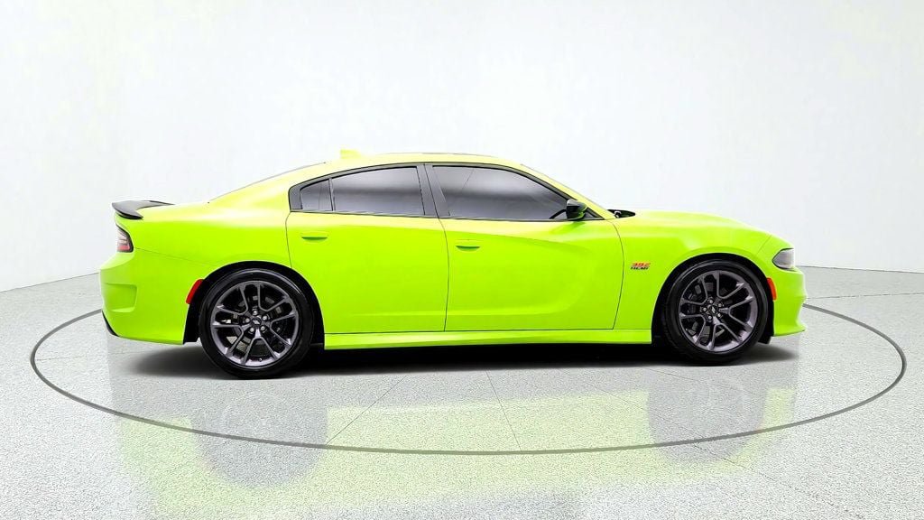 Used 2023 Dodge Charger Scat Pack w/ Technology Group RWD image 4