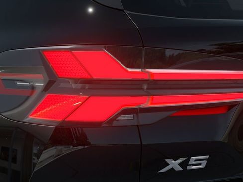 Used 2026 BMW X5 sDrive40i w/ M Sport Package image 37