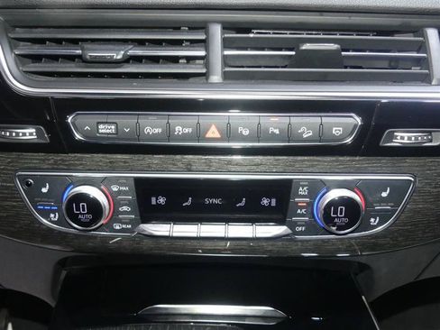 Used 2019 Audi Q7 3.0T Prestige w/ Prestige Package AWD/4WD image 41