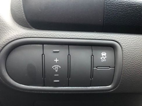 Used 2017 Kia Forte LX image 36